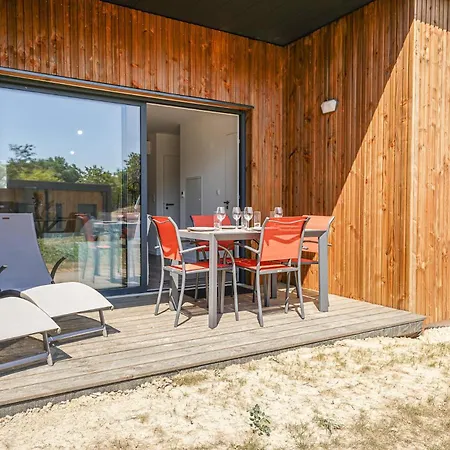 N°5, Piscine Commune, 2 * Nesmy