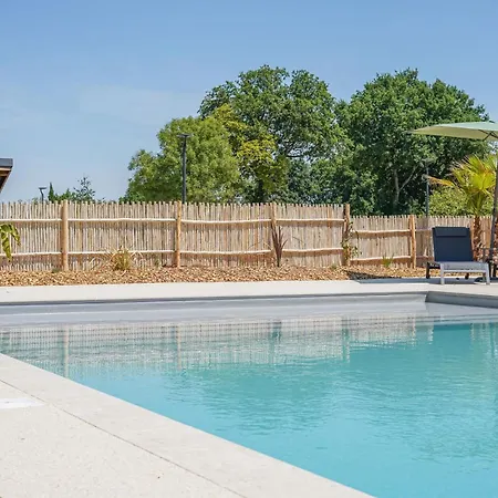 N°5, Piscine Commune, 2 * Nesmy